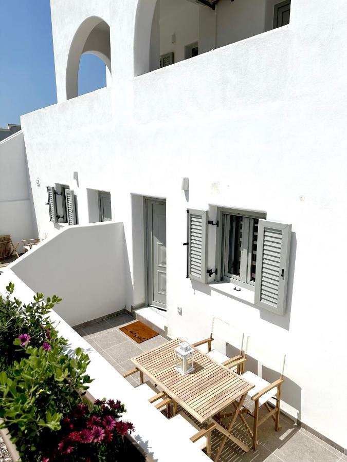 Santana Apartments Perivolos  Exterior photo